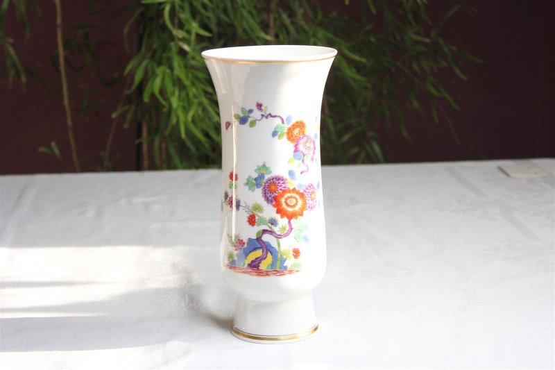 Meissen Vase im Dekor " Indicher Fels und Blumenmalereii" ca. 24,5 cm hoch 1.Wahl