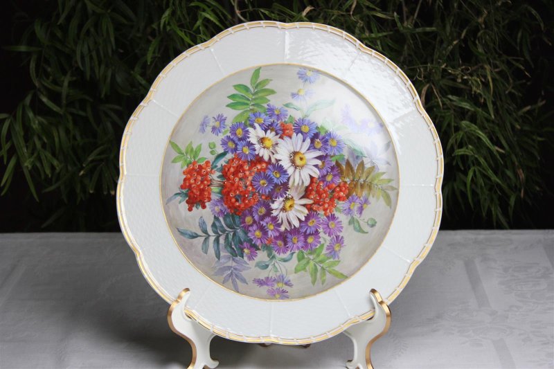 Meissen Wandteller ca. 35 cm "Blumendekor Rand mit Relief" 1.Wahl